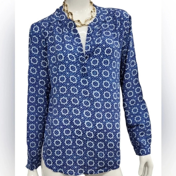 VELVET By Graham & Spencer Printed Blue & White Long Sleeves BNWT Small - Picture 1 of 10